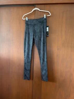 Burton AK black and white leggings